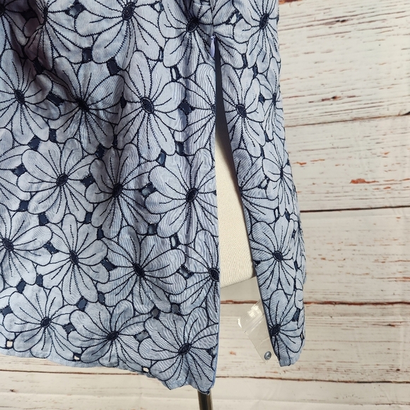 TALBOTS Chambray Floral Eyelet Top 16W - Picture 6 of 8